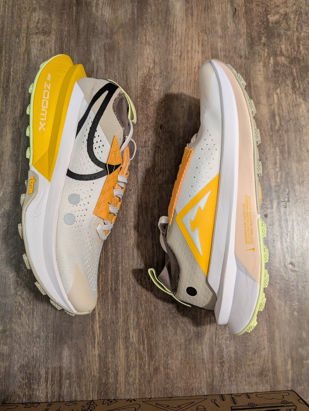 Women's 8.5 Nike Zegama V2